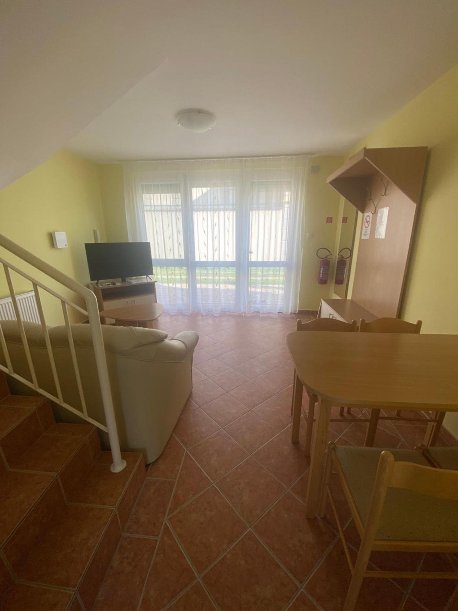 Hajnal Vendeghaz Apartman Hajdúszoboszló Kültér fotó